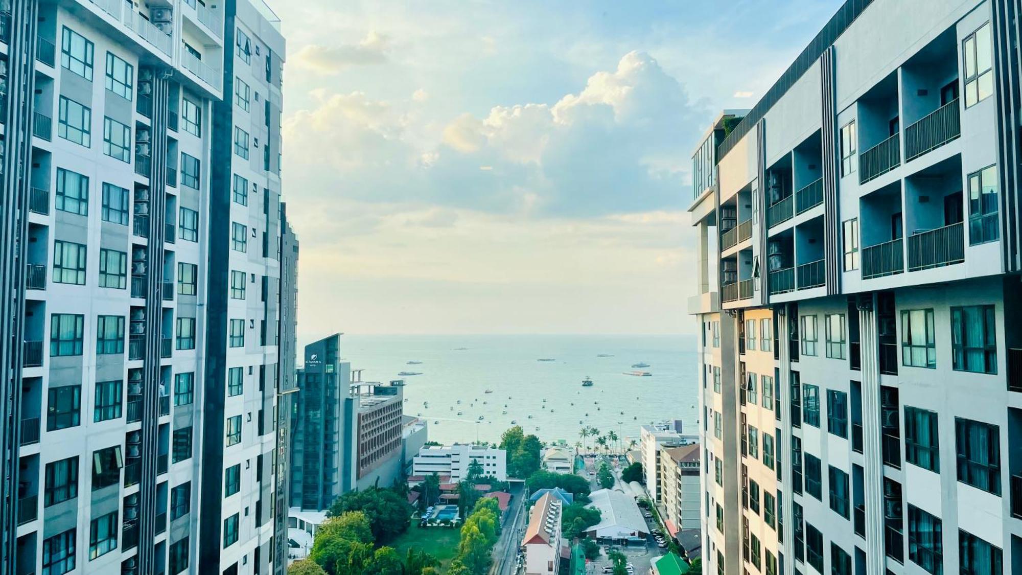 The Base Condo 2 Bed 2 Bath By Pupu Pattaya Exterior photo